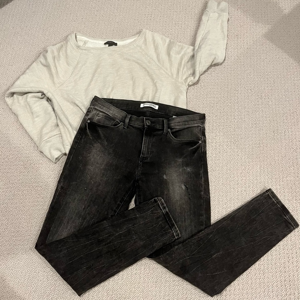 BANANA REPUBLIC Black Distressed Skinny Jean